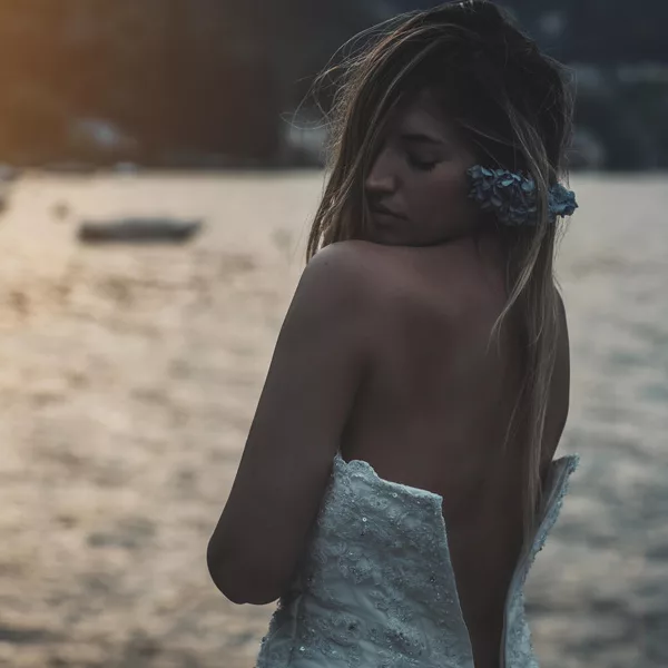 Servizio fotografico sposa a Torino - Fotografo per spose a Torino - Scatti seducenti di Cindy al suo matrimonio